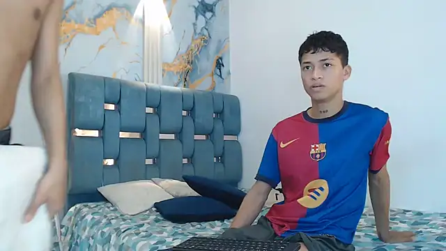 Snapshot of GOLD_BOYS chatting on March 4, 1:17 pm GOLD BOYS online show from March 4, 1:17 pm