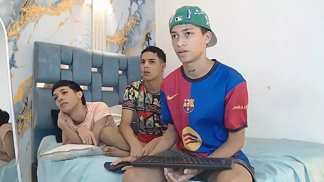 Snapshot of GOLD_BOYS chatting on March 13, 1:18 pm GOLD BOYS online show from March 13, 1:18 pm