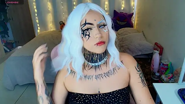 maliciaXpoison online show from April 26, 10:40 pm