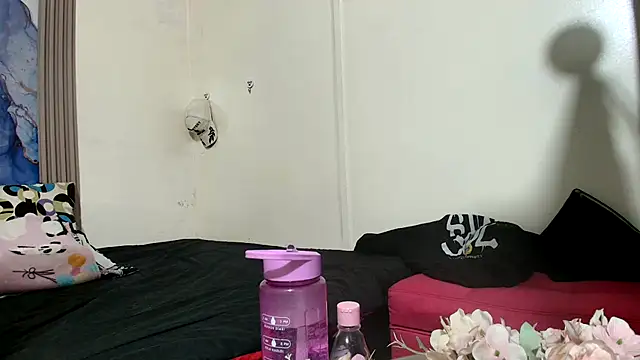 raven robin  online show from May 1, 3:11 am
