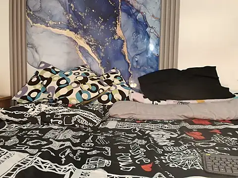 raven robin  online show from May 2, 3:33 am