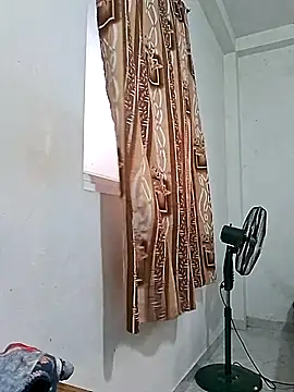 Snapshot of Queen_Saara chatting on March 22, 12:41 pm Queen Saara online show from March 22, 12:41 pm