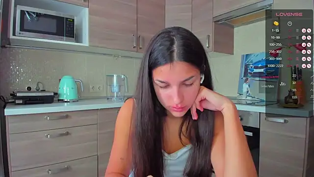 Snapshot of AngelGabe chatting on February 17, 9:39 am AngelGabe online show from February 17, 9:39 am