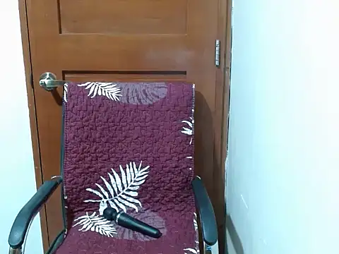 Snapshot of Petite_Jeramae22 chatting on July 13, 10:18 am Petite Jeramae22 online show from July 13, 10:18 am
