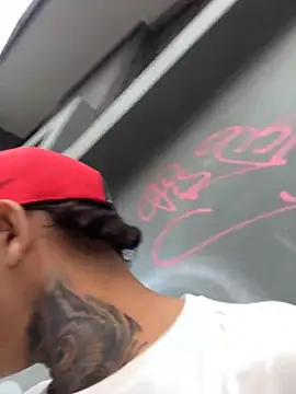 Snapshot of Maxtor_ chatting on February 25, 11:42 am Maxtor online show from February 25, 11:42 am