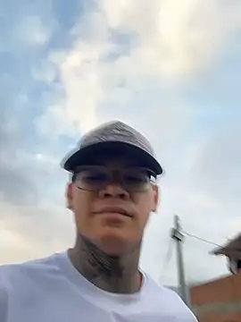 Snapshot of Maxtor_ chatting on March 15, 11:27 am Maxtor online show from March 15, 11:27 am