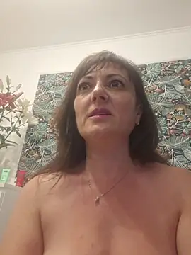 Snapshot of SaraGina chatting on June 11, 2:53 am SaraGina online show from June 11, 2:53 am