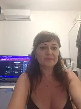 Snapshot of SaraGina chatting on June 14, 9:50 pm SaraGina online show from June 14, 9:50 pm