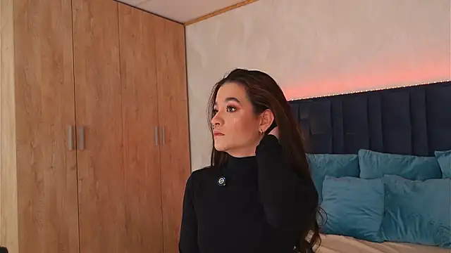 LucyDeLuca online show from March 13, 4:08 am