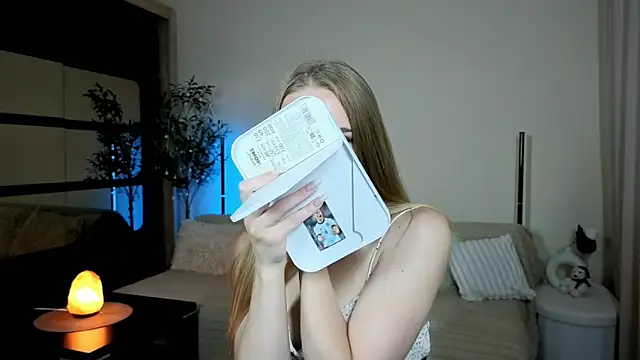 Oxy Foxie online show from June 27, 6:24 pm