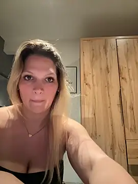 MiaSommer online show from May 6, 5:40 pm