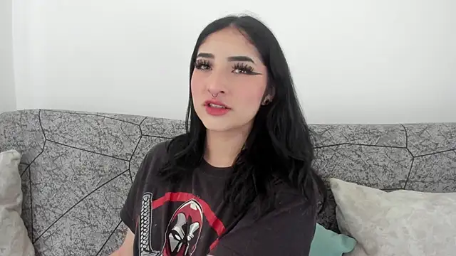 Snapshot of Kattengel_ chatting on May 31, 8:10 pm Kattengel online show from May 31, 8:10 pm