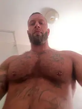 Snapshot of Tiziano94 chatting on May 19, 11:27 am Tiziano94 online show from May 19, 11:27 am