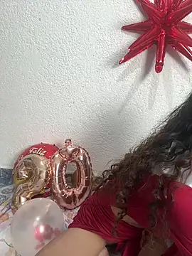 Snapshot of soffii-estrella chatting on May 15, 5:47 am soffii-estrella online show from May 15, 5:47 am