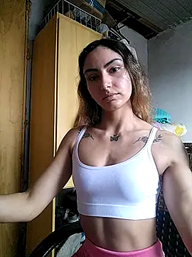 Larinhacat online show from February 17, 8:26 pm