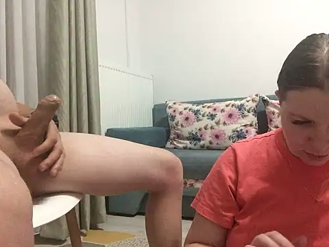 Snapshot of Scarbau chatting on June 10, 8:08 pm Scarbau online show from June 10, 8:08 pm