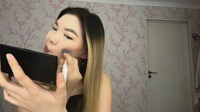 Elina Mottel online show from March 2, 7:37 am