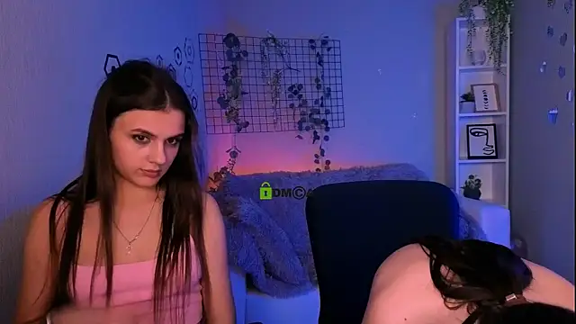 amalialowell online show from March 13, 8:26 pm