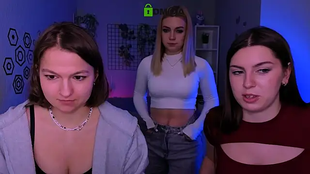 amalialowell online show from June 3, 2:33 pm