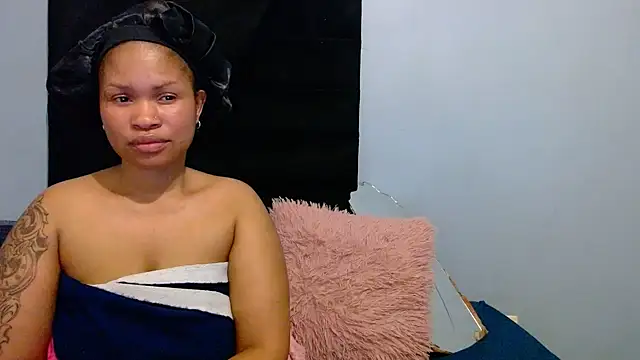 Snapshot of Loyal_Sashaa chatting on June 30, 1:01 pm Loyal Sashaa online show from June 30, 1:01 pm