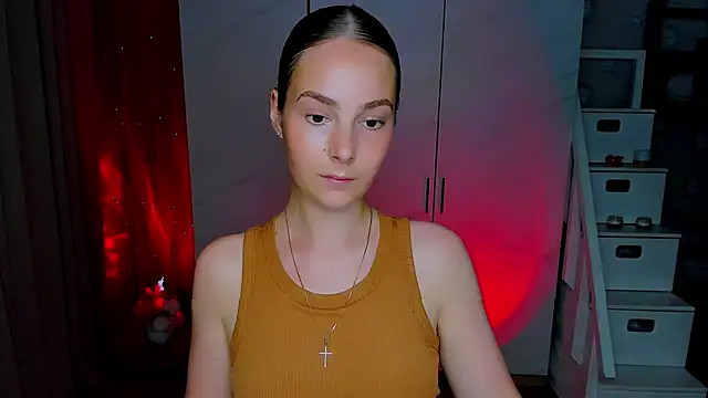 Maddy Wood  online show from July 11, 4:21 pm