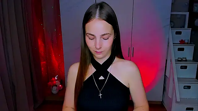 Maddy Wood  online show from July 28, 4:39 pm