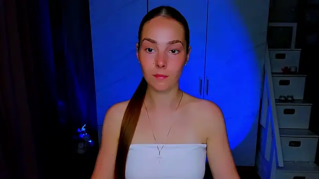 Maddy Wood  online show from July 29, 4:27 pm