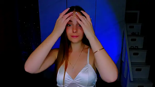 Maddy Wood  online show from August 2, 4:16 pm
