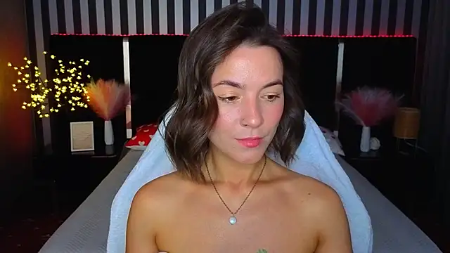 Snapshot of GracefulMichelle chatting on May 11, 7:55 pm GracefulMichelle online show from May 11, 7:55 pm
