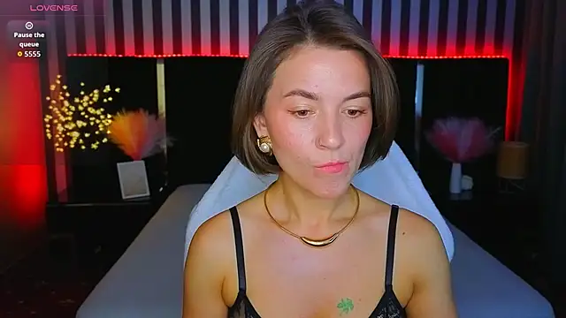 Snapshot of GracefulMichelle chatting on May 24, 7:52 pm GracefulMichelle online show from May 24, 7:52 pm