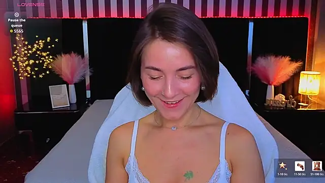 Snapshot of GracefulMichelle chatting on June 1, 7:48 pm GracefulMichelle online show from June 1, 7:48 pm