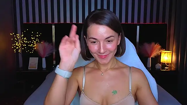 Snapshot of GracefulMichelle chatting on June 17, 7:26 pm GracefulMichelle online show from June 17, 7:26 pm