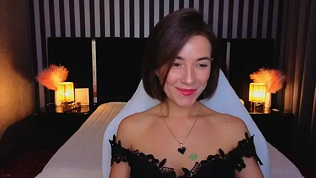 Snapshot of GracefulMichelle chatting on July 9, 7:40 pm GracefulMichelle online show from July 9, 7:40 pm