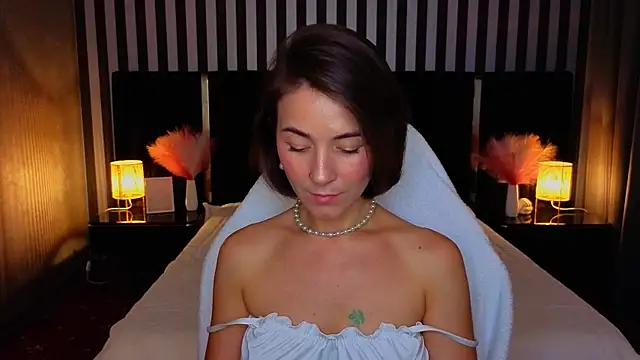 Snapshot of GracefulMichelle chatting on July 20, 7:49 pm GracefulMichelle online show from July 20, 7:49 pm