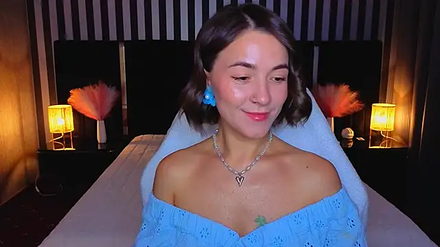 Snapshot of GracefulMichelle chatting on July 23, 7:34 pm GracefulMichelle online show from July 23, 7:34 pm