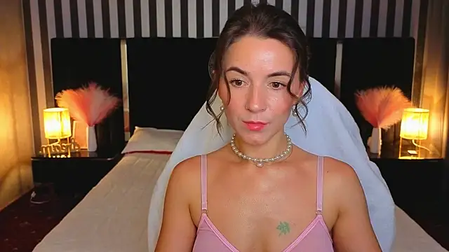 Snapshot of GracefulMichelle chatting on July 29, 7:23 pm GracefulMichelle online show from July 29, 7:23 pm
