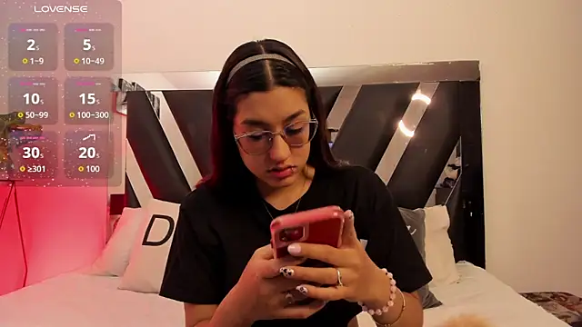 Mia Iron online show from May 3, 1:06 pm