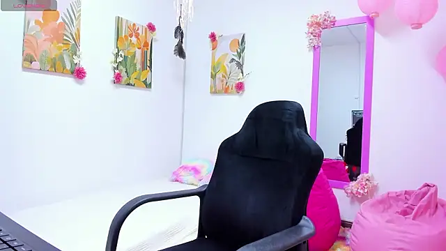 Sofia-bloom online show from March 24, 1:49 pm