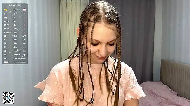 HollyGibson online show from February 18, 7:10 pm