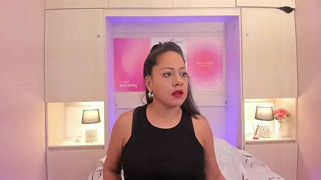 Snapshot of AllieBennet chatting on July 10, 7:38 pm AllieBennet online show from July 10, 7:38 pm
