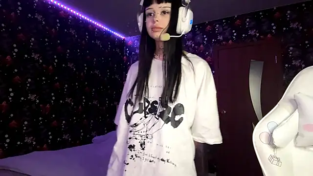 Luna Sohotti online show from February 16, 4:03 pm