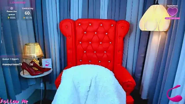 Snapshot of Laureen_Hilton chatting on May 26, 12:34 pm Laureen Hilton online show from May 26, 12:34 pm