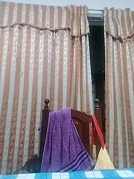 Lucia queen online show from March 17, 4:06 am