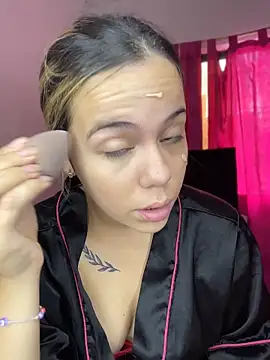 estefasinclair online show from April 22, 6:20 pm