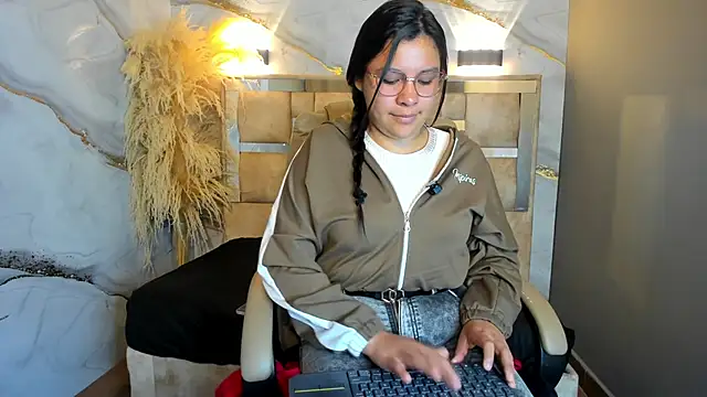 Snapshot of belen_green chatting on May 6, 1:05 pm belen green online show from May 6, 1:05 pm