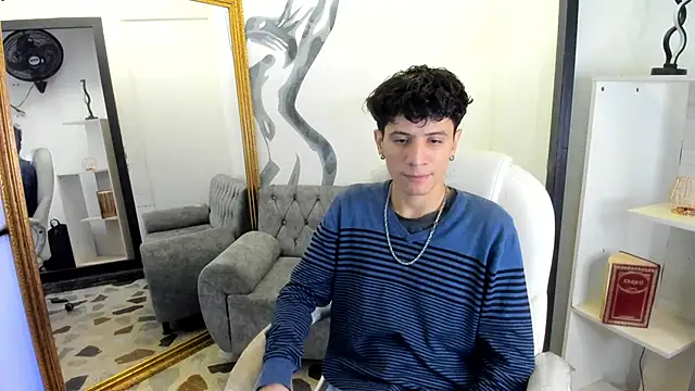 Snapshot of Angel_St1 chatting on May 1, 12:32 pm Angel St1 online show from May 1, 12:32 pm
