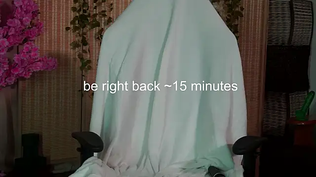 Snapshot of IzabellaOnes chatting on March 2, 7:15 am IzabellaOnes online show from March 2, 7:15 am