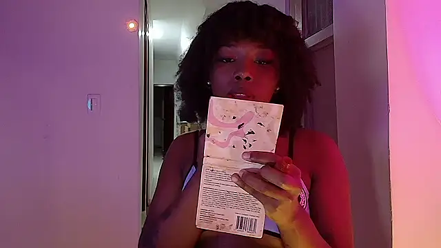 Lunaruiz online show from March 17, 11:52 pm