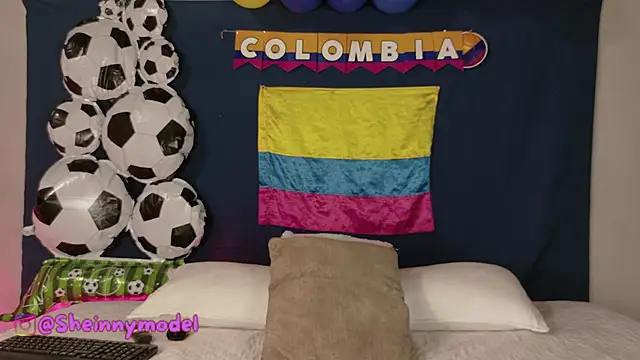Snapshot of Sheinny_brown1 chatting on June 26, 8:24 pm Sheinny brown1 online show from June 26, 8:24 pm