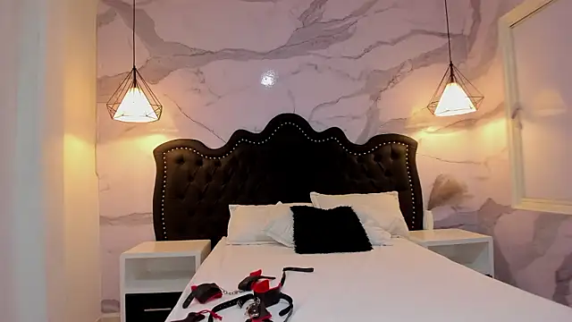 hillary bigbutt online show from March 7, 3:47 am